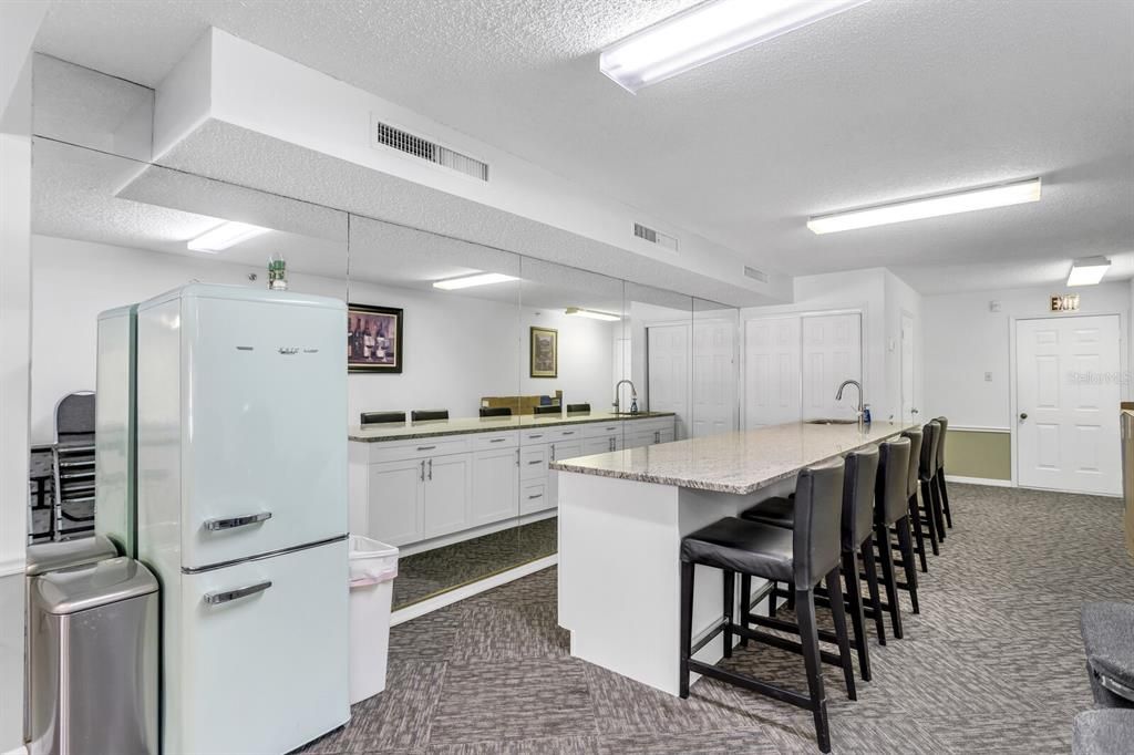 For Sale: $310,000 (2 beds, 2 baths, 1032 Square Feet)