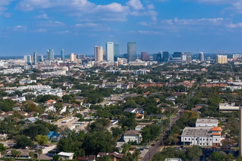 For Sale: $310,000 (2 beds, 2 baths, 1032 Square Feet)