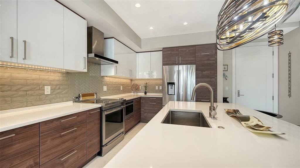 For Sale: $1,295,000 (2 beds, 2 baths, 1513 Square Feet)