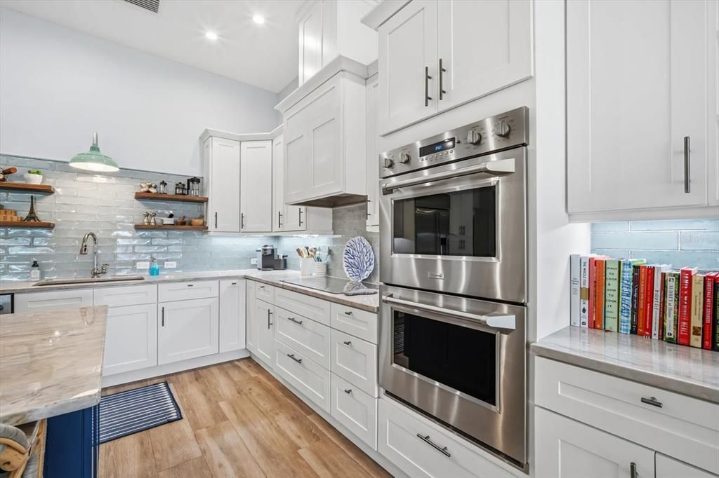 For Sale: $2,875,000 (5 beds, 4 baths, 2612 Square Feet)