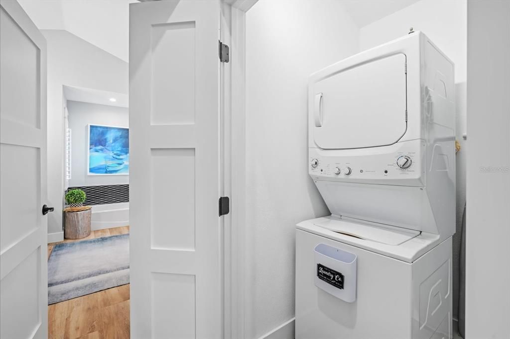 For Sale: $2,875,000 (5 beds, 4 baths, 2612 Square Feet)