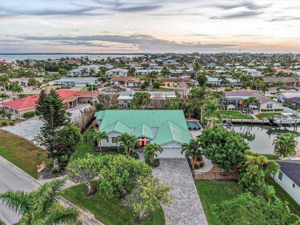 For Sale: $2,875,000 (5 beds, 4 baths, 2612 Square Feet)