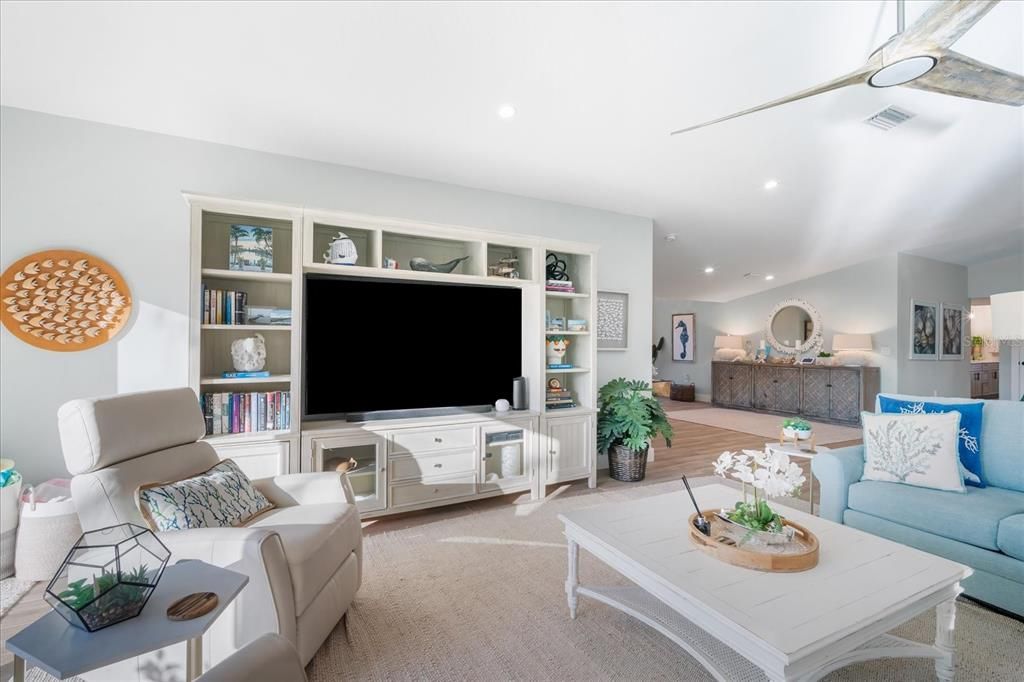 For Sale: $2,875,000 (5 beds, 4 baths, 2612 Square Feet)