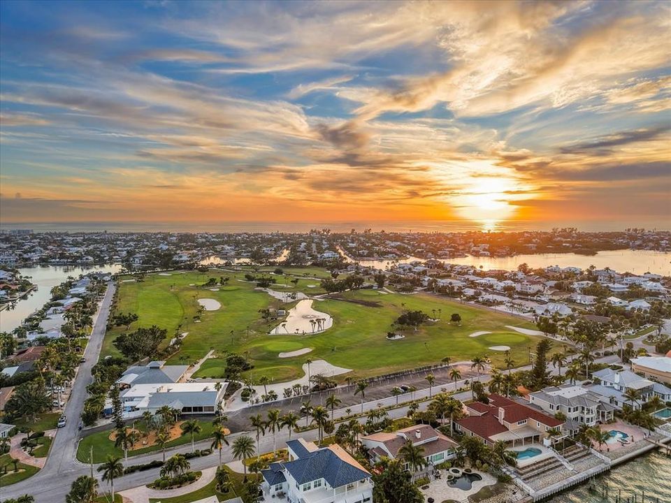 For Sale: $2,875,000 (5 beds, 4 baths, 2612 Square Feet)