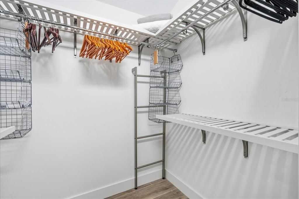 For Sale: $2,875,000 (5 beds, 4 baths, 2612 Square Feet)