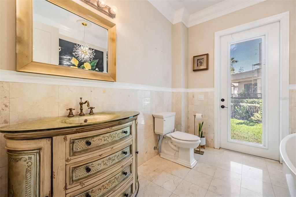 For Sale: $3,500,000 (5 beds, 6 baths, 5777 Square Feet)