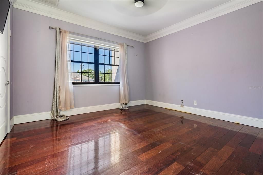 For Sale: $3,500,000 (5 beds, 6 baths, 5777 Square Feet)