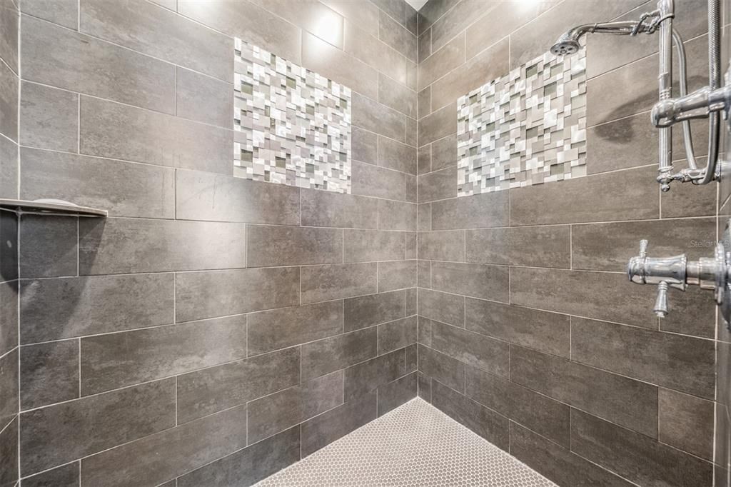 For Sale: $3,500,000 (5 beds, 6 baths, 5777 Square Feet)