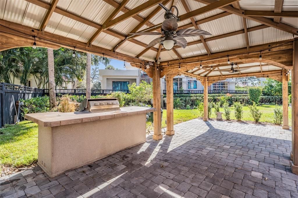 For Sale: $3,500,000 (5 beds, 6 baths, 5777 Square Feet)