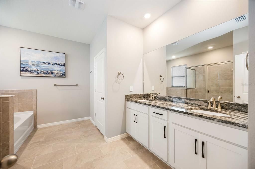 待售: $565,000 (4 贝兹, 2 浴室, 2045 平方英尺)