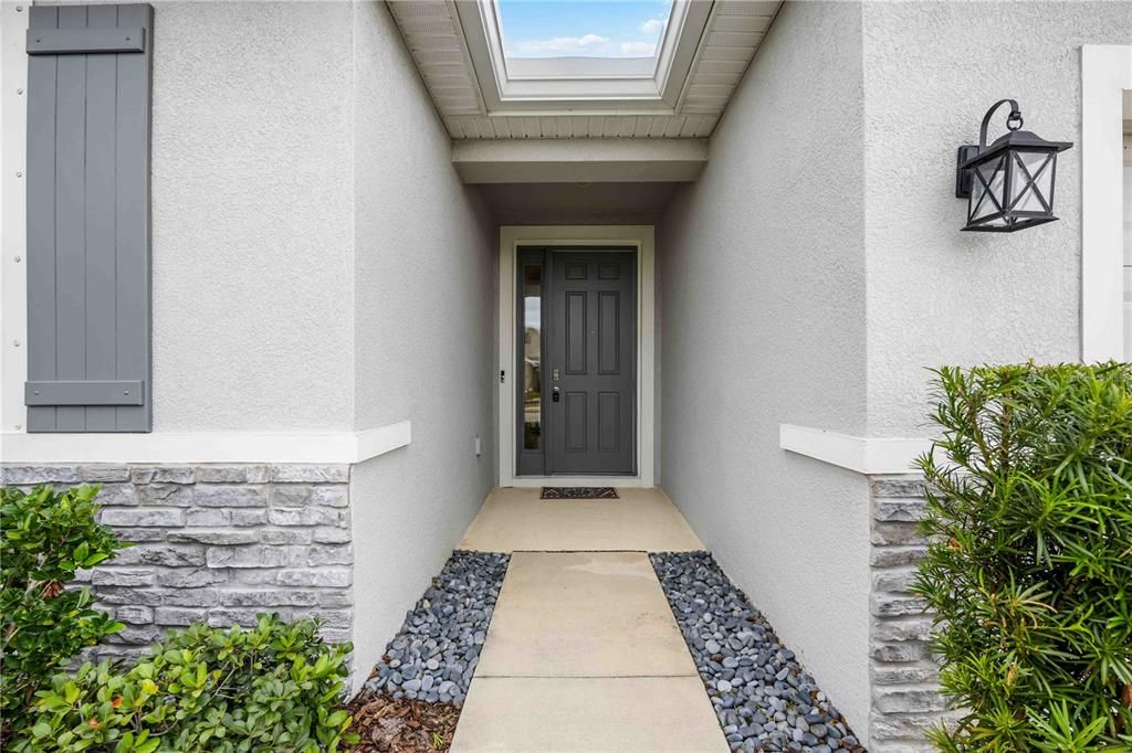 待售: $565,000 (4 贝兹, 2 浴室, 2045 平方英尺)