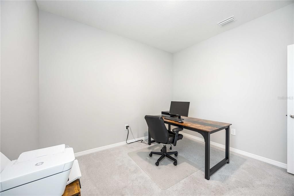 待售: $565,000 (4 贝兹, 2 浴室, 2045 平方英尺)