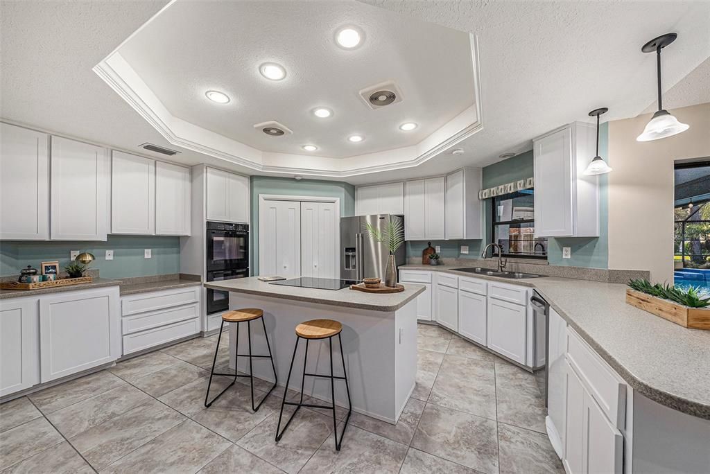 Под контрактом: $450,000 (4 спален, 3 ванн, 2657 Квадратных фут)