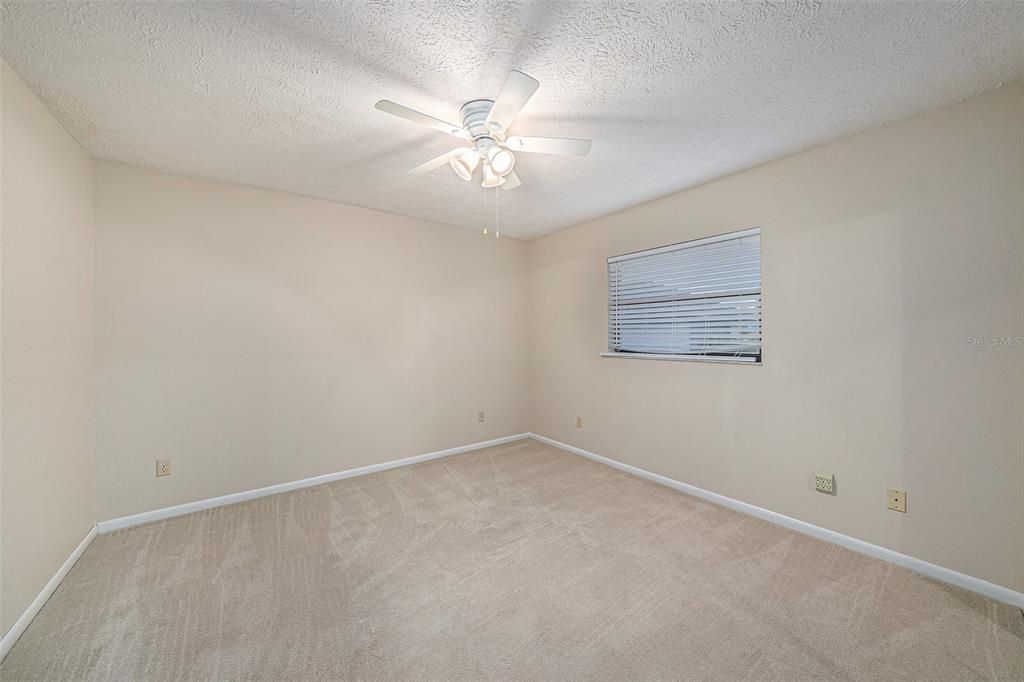 Под контрактом: $450,000 (4 спален, 3 ванн, 2657 Квадратных фут)