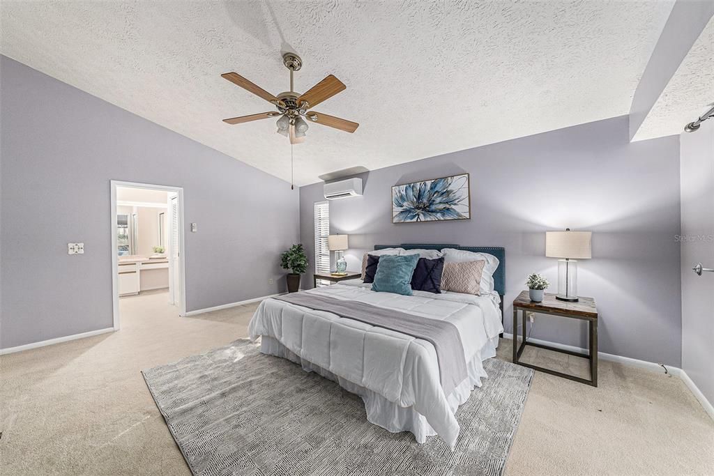 Под контрактом: $450,000 (4 спален, 3 ванн, 2657 Квадратных фут)