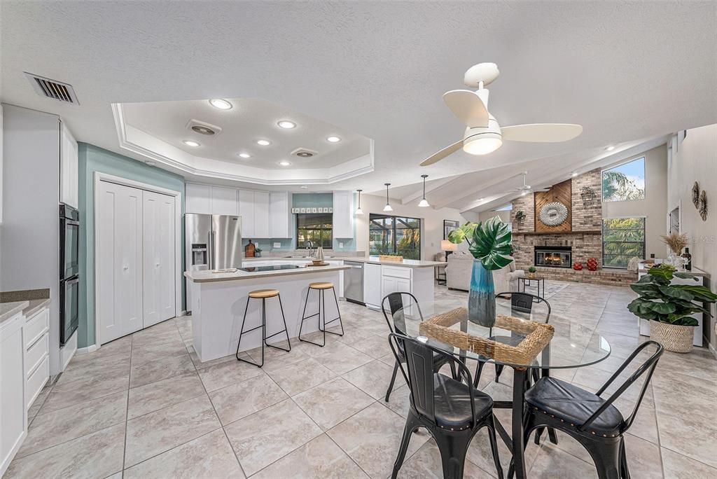 Под контрактом: $450,000 (4 спален, 3 ванн, 2657 Квадратных фут)