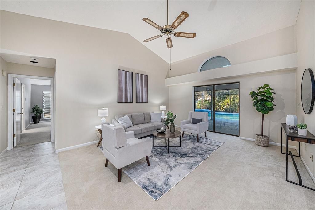 Под контрактом: $450,000 (4 спален, 3 ванн, 2657 Квадратных фут)