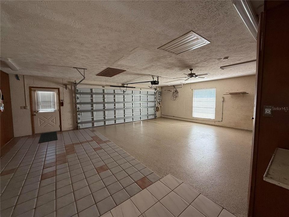 Под контрактом: $450,000 (4 спален, 3 ванн, 2657 Квадратных фут)