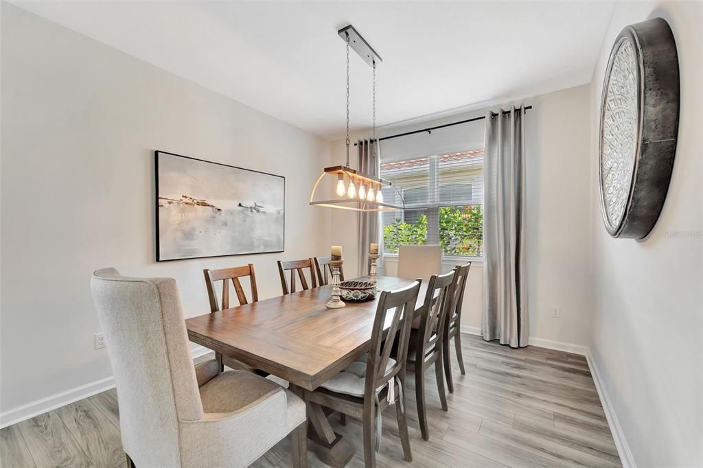 En Venta: $354,900 (2 camas, 2 baños, 1687 Pies cuadrados)