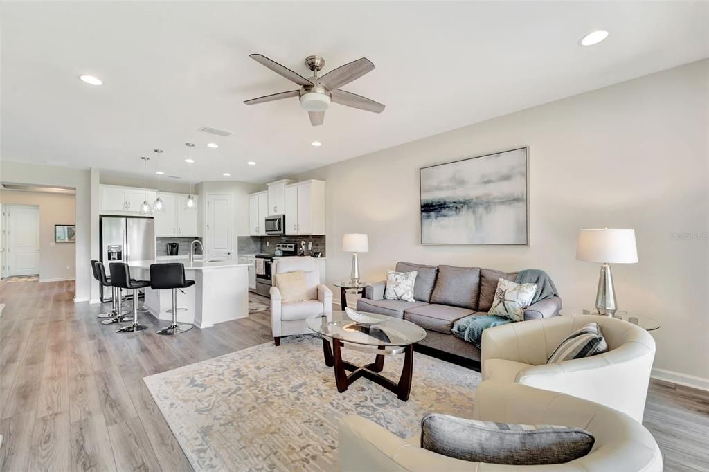 En Venta: $354,900 (2 camas, 2 baños, 1687 Pies cuadrados)