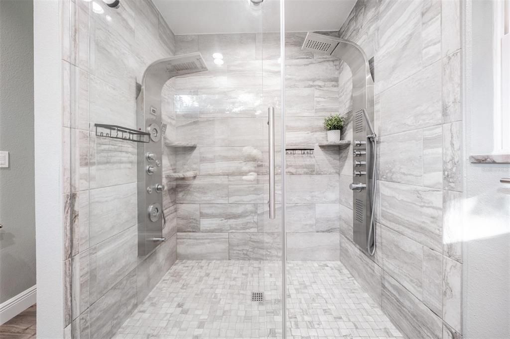 Active With Contract: $750,000 (3 beds, 2 baths, 1549 Square Feet)