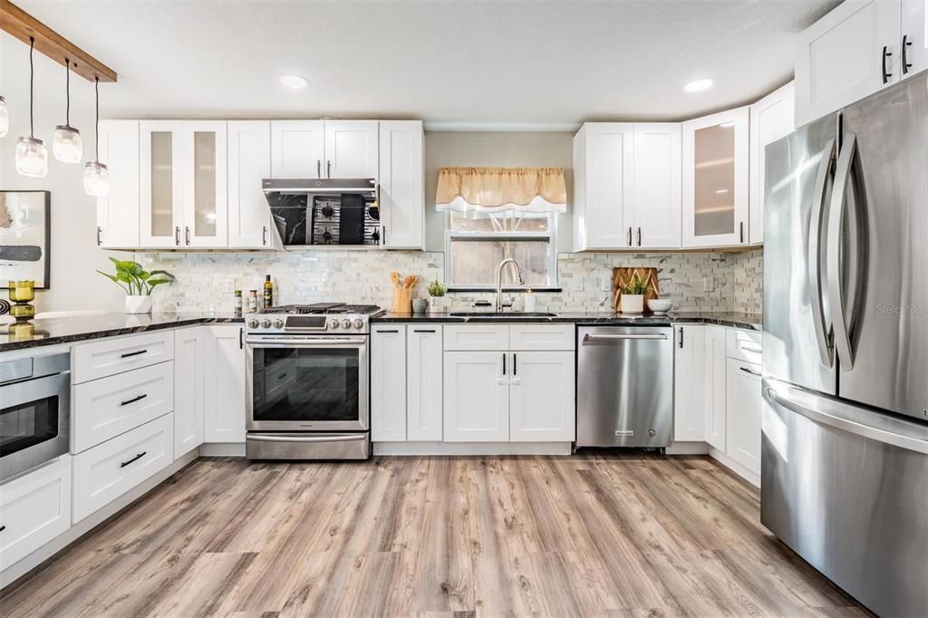 Active With Contract: $750,000 (3 beds, 2 baths, 1549 Square Feet)