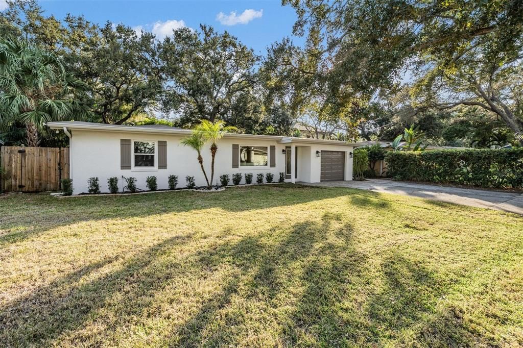 Active With Contract: $750,000 (3 beds, 2 baths, 1549 Square Feet)