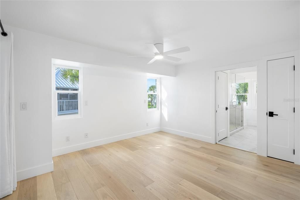 待售: $2,495,000 (3 贝兹, 3 浴室, 1640 平方英尺)