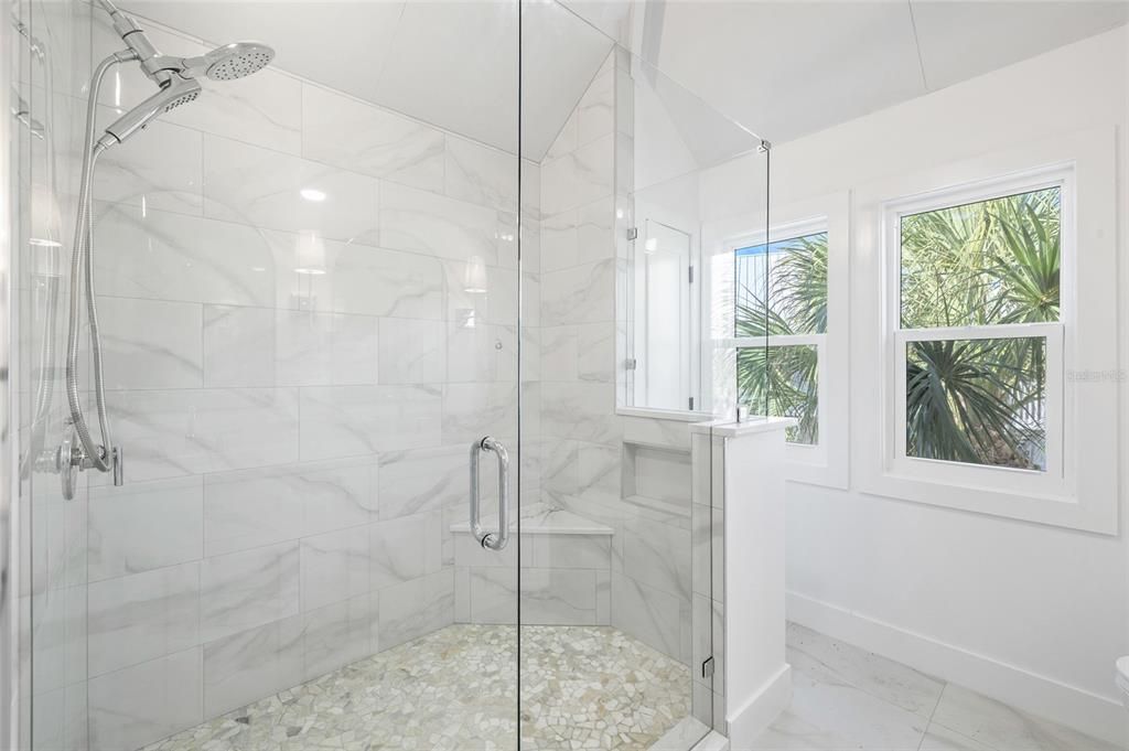 待售: $2,495,000 (3 贝兹, 3 浴室, 1640 平方英尺)