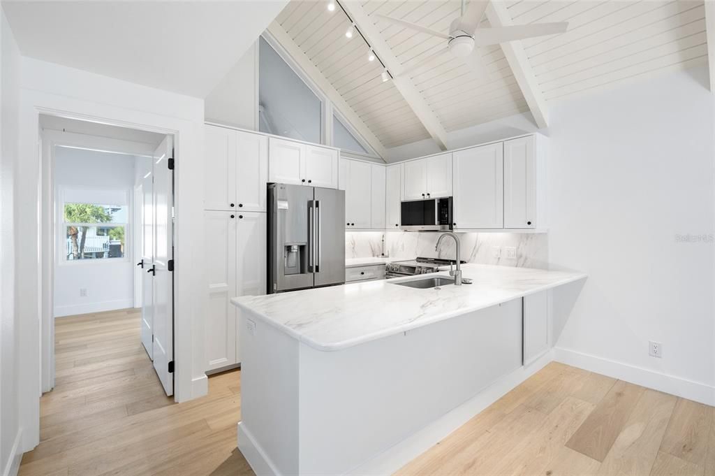 待售: $2,495,000 (3 贝兹, 3 浴室, 1640 平方英尺)