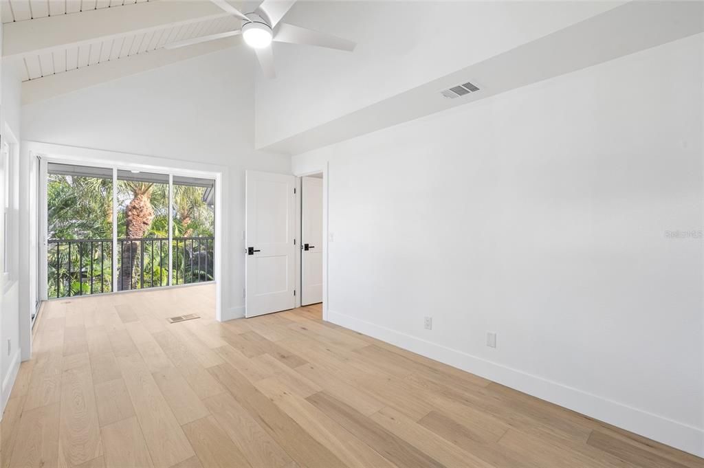 待售: $2,495,000 (3 贝兹, 3 浴室, 1640 平方英尺)