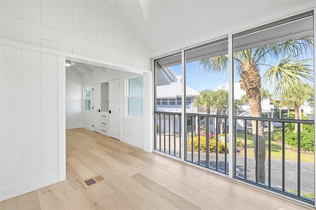 待售: $2,495,000 (3 贝兹, 3 浴室, 1640 平方英尺)