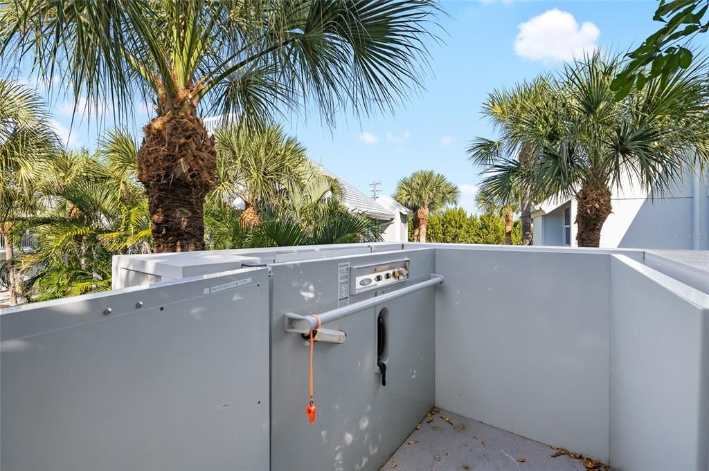 待售: $2,495,000 (3 贝兹, 3 浴室, 1640 平方英尺)