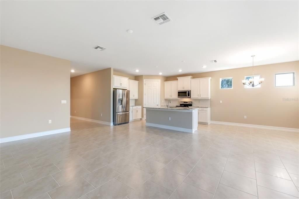 For Sale: $369,999 (4 beds, 2 baths, 2034 Square Feet)