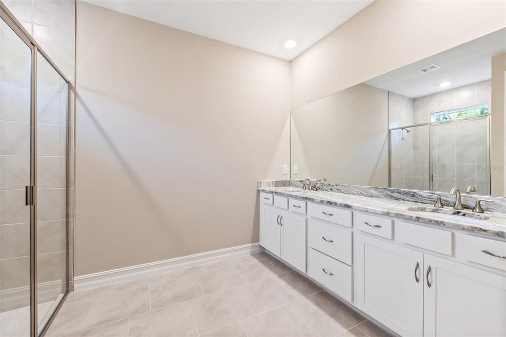 For Sale: $369,999 (4 beds, 2 baths, 2034 Square Feet)