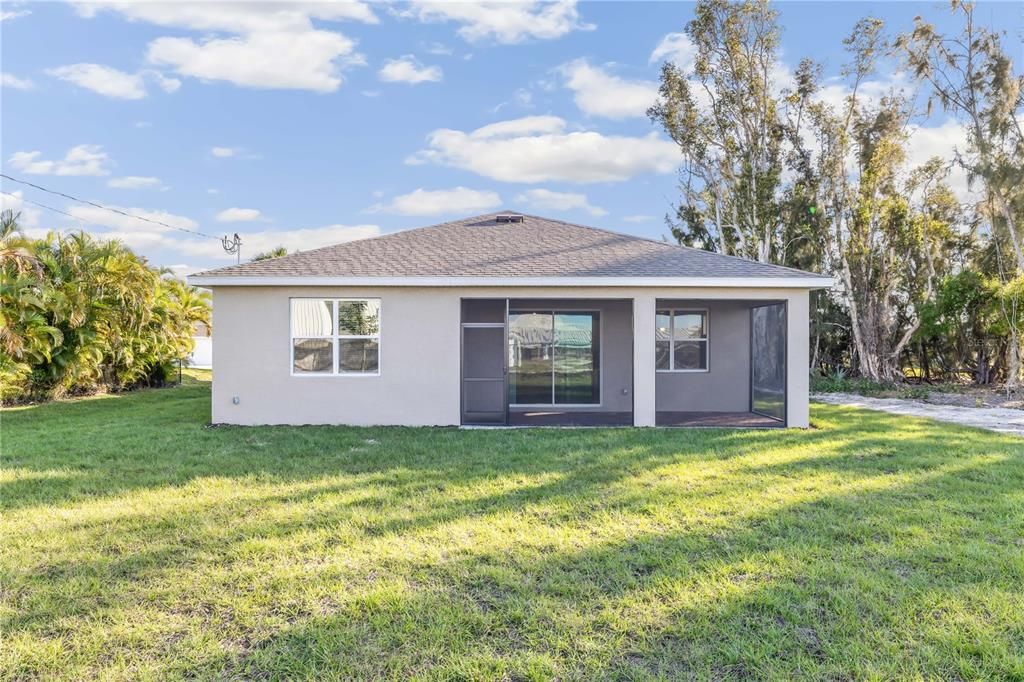 For Sale: $369,999 (4 beds, 2 baths, 2034 Square Feet)