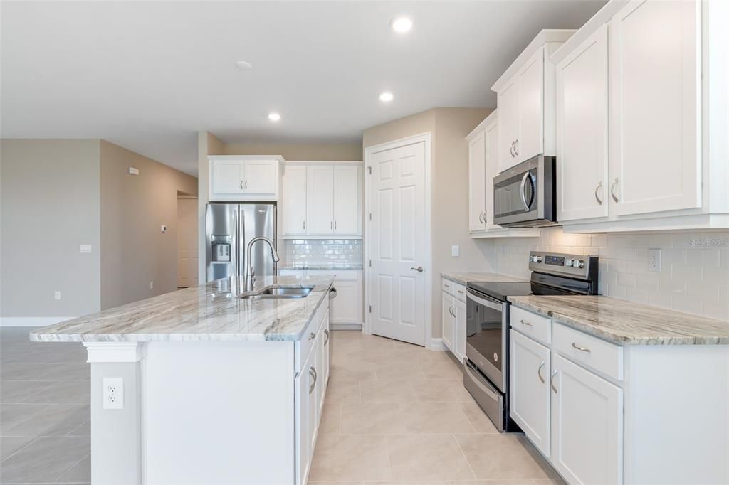 For Sale: $369,999 (4 beds, 2 baths, 2034 Square Feet)