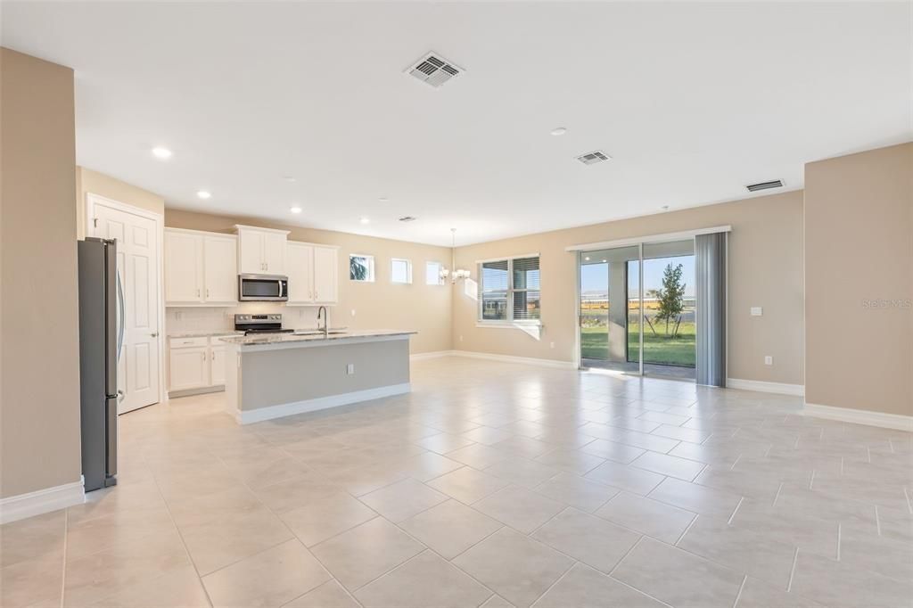 For Sale: $369,999 (4 beds, 2 baths, 2034 Square Feet)