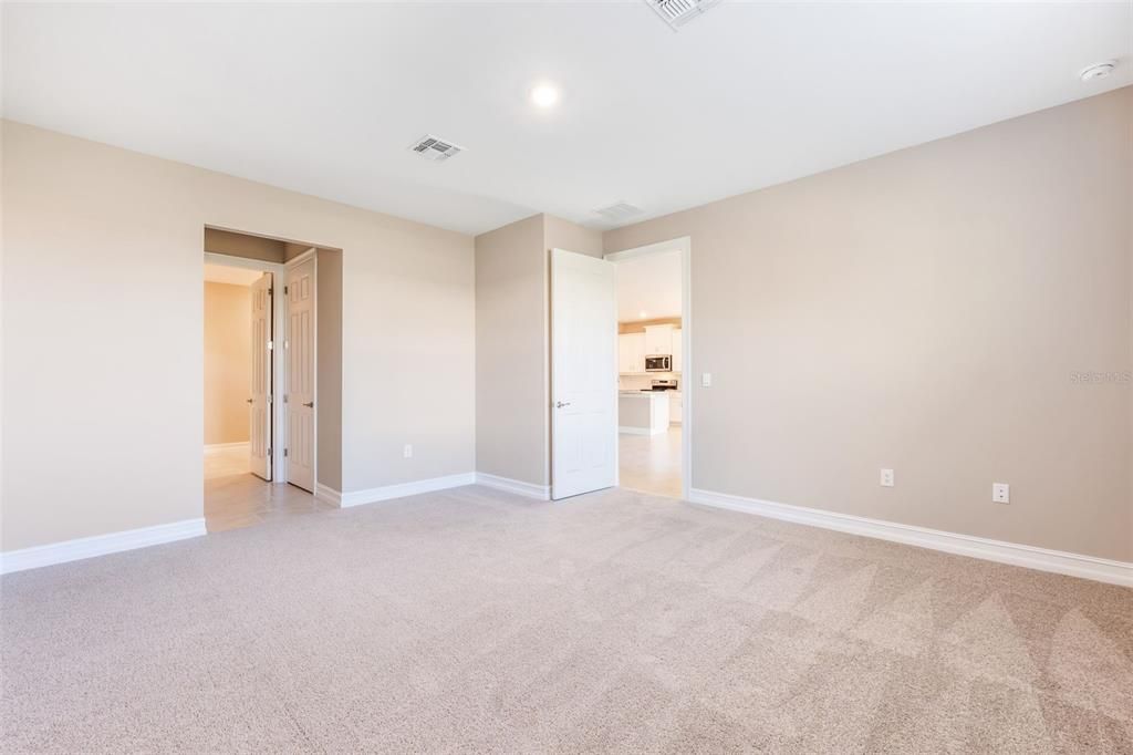 For Sale: $369,999 (4 beds, 2 baths, 2034 Square Feet)