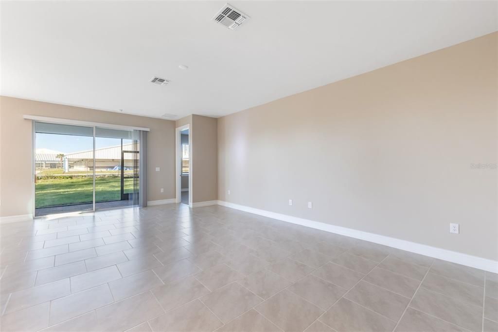 For Sale: $369,999 (4 beds, 2 baths, 2034 Square Feet)