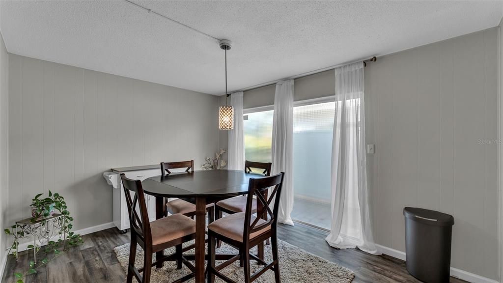 For Sale: $167,500 (2 beds, 2 baths, 1192 Square Feet)