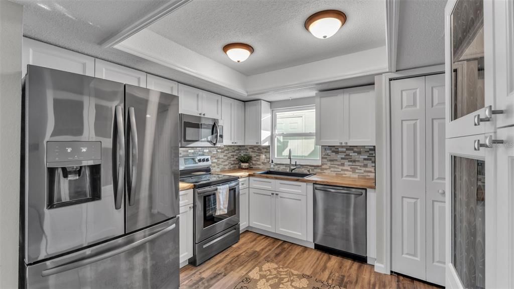 For Sale: $167,500 (2 beds, 2 baths, 1192 Square Feet)