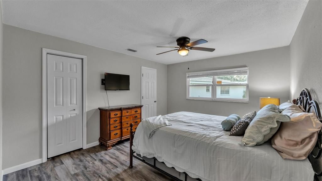 For Sale: $167,500 (2 beds, 2 baths, 1192 Square Feet)