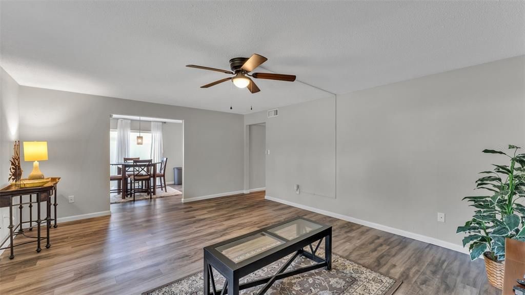 For Sale: $167,500 (2 beds, 2 baths, 1192 Square Feet)