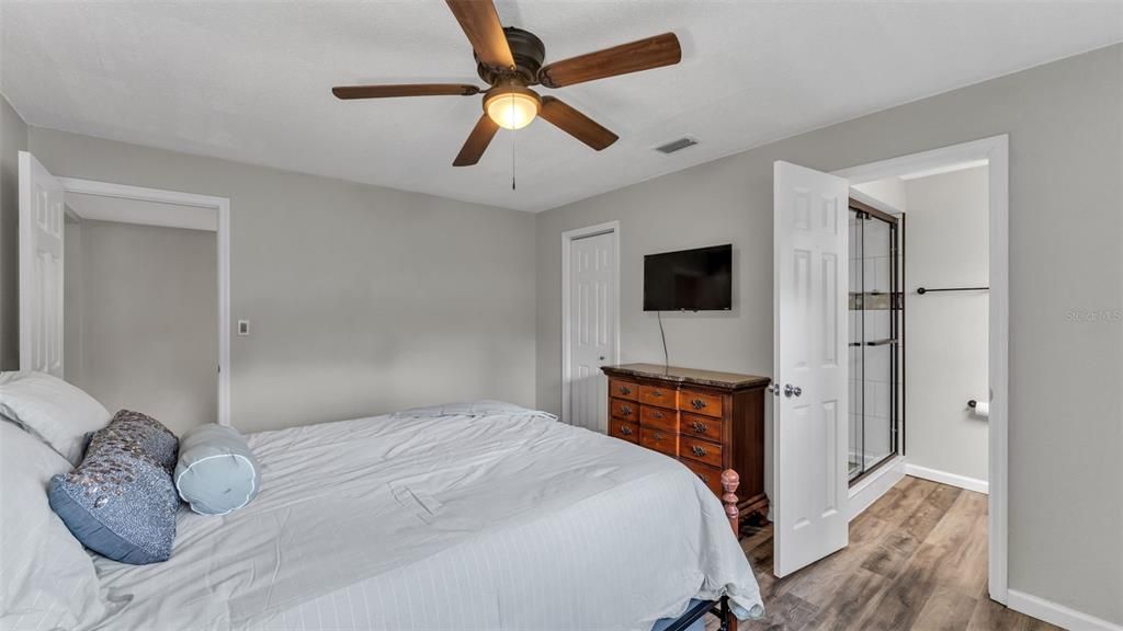 For Sale: $167,500 (2 beds, 2 baths, 1192 Square Feet)