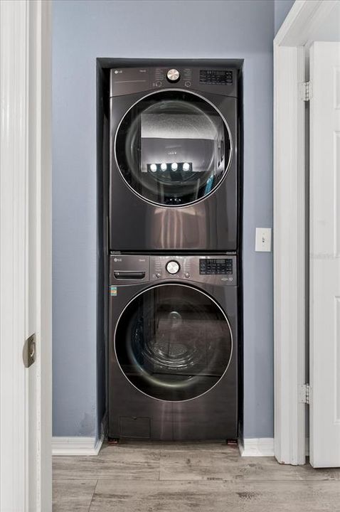 For Sale: $135,000 (2 beds, 1 baths, 925 Square Feet)