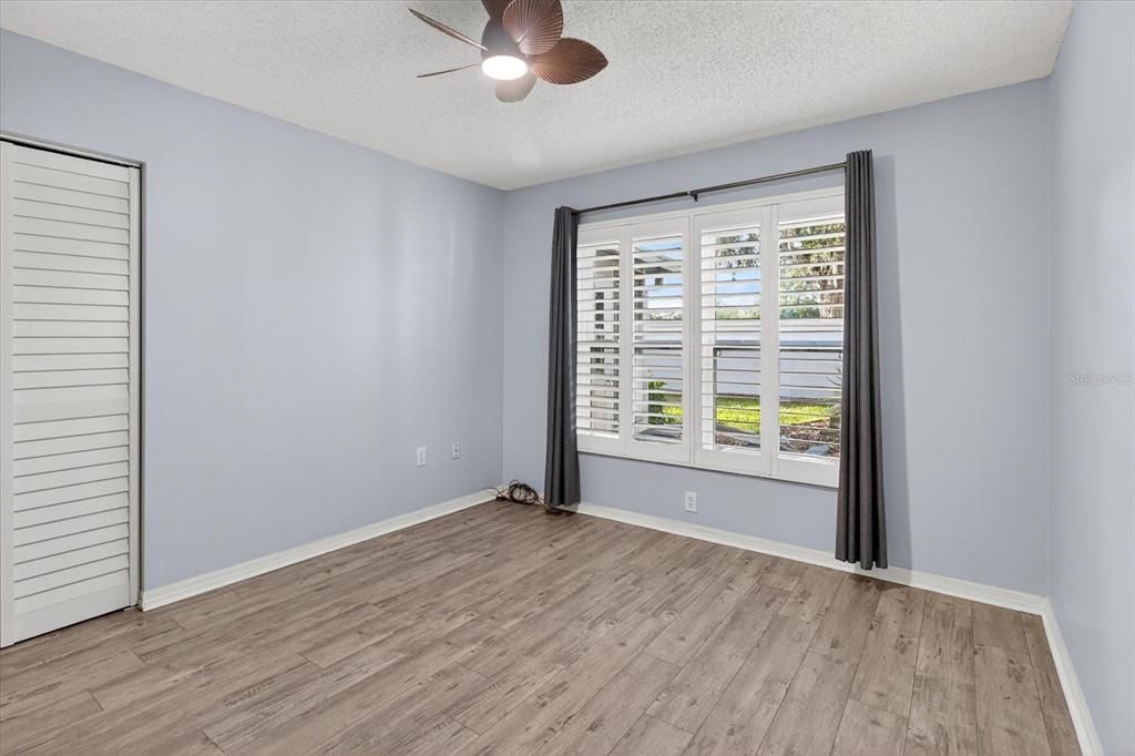 For Sale: $135,000 (2 beds, 1 baths, 925 Square Feet)