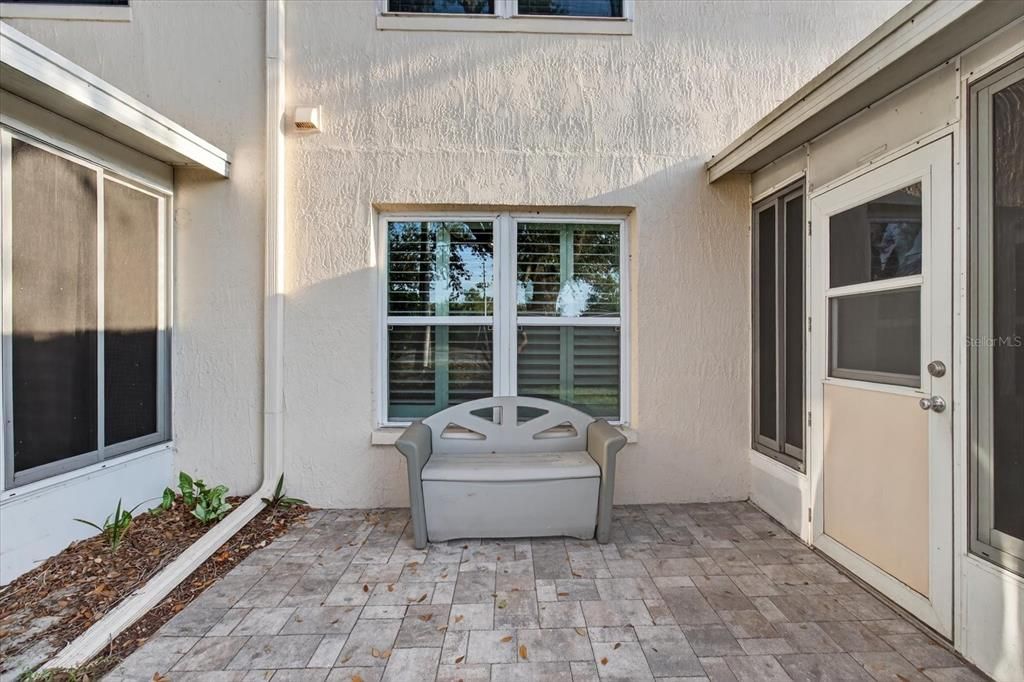 For Sale: $135,000 (2 beds, 1 baths, 925 Square Feet)