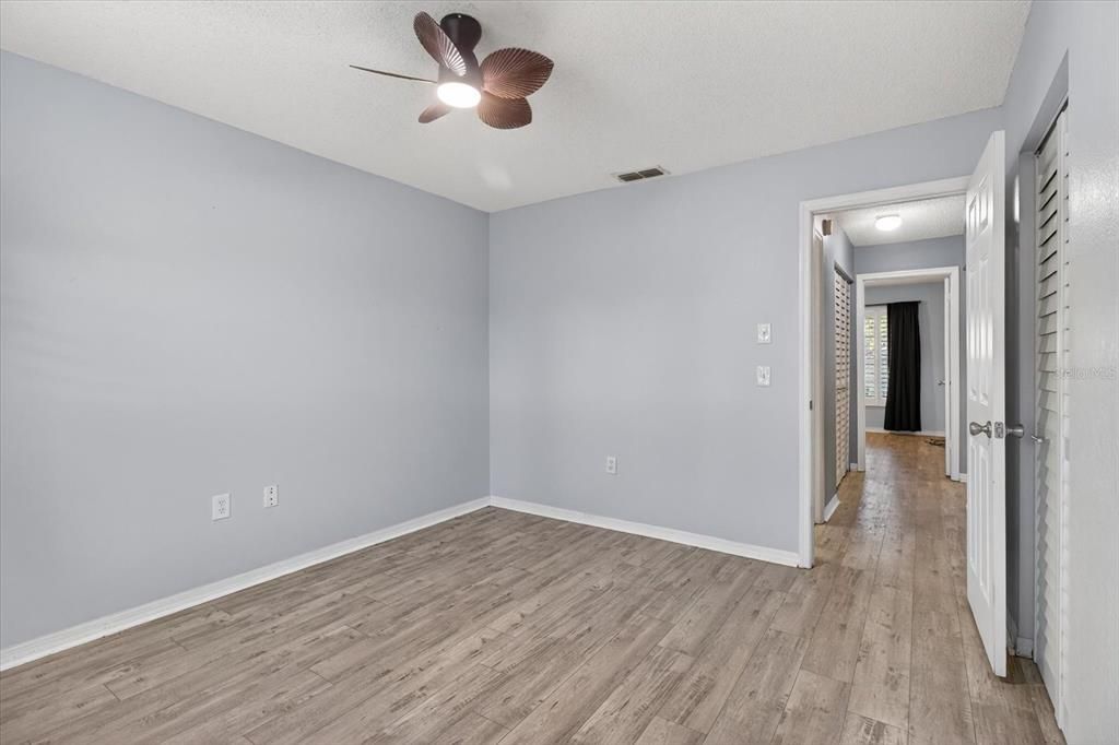 For Sale: $135,000 (2 beds, 1 baths, 925 Square Feet)