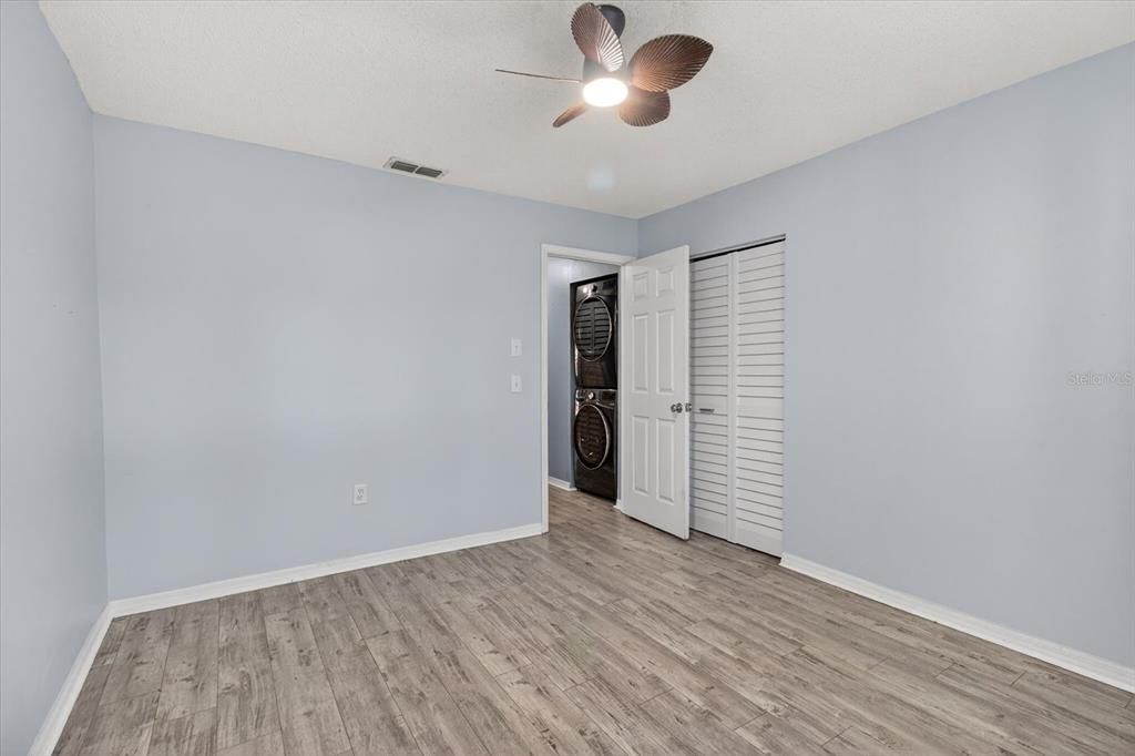 For Sale: $135,000 (2 beds, 1 baths, 925 Square Feet)